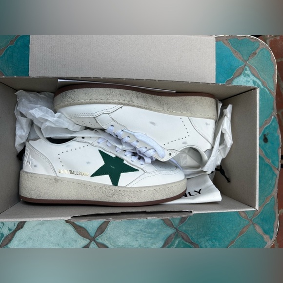 Golden Goose Ball Star with green leather star and metallic leather heel tab NWT - Picture 3 of 16